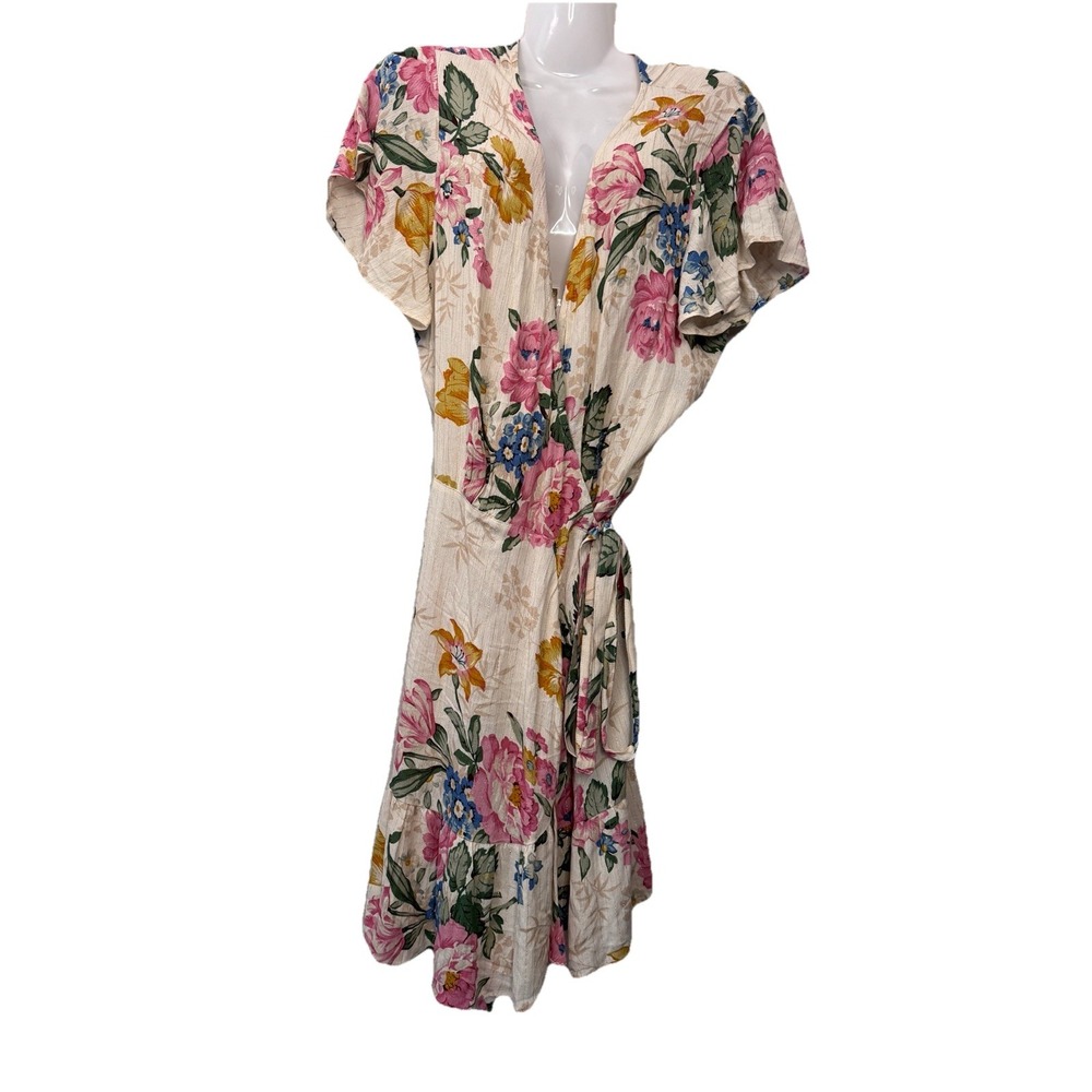 Auguste the label wrap dress size 6 Light Floral‎ With Belt 100% Rayon